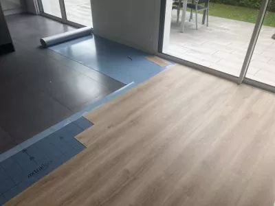 Lame LVT sur sous-couche (rénovation)
